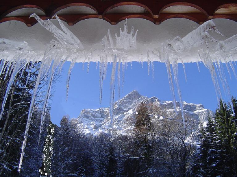 La Pointe d'Areu sous la neige.