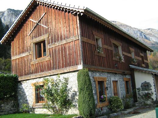 Premier atelier de décolletage à Chéron,transformé en habitation.
