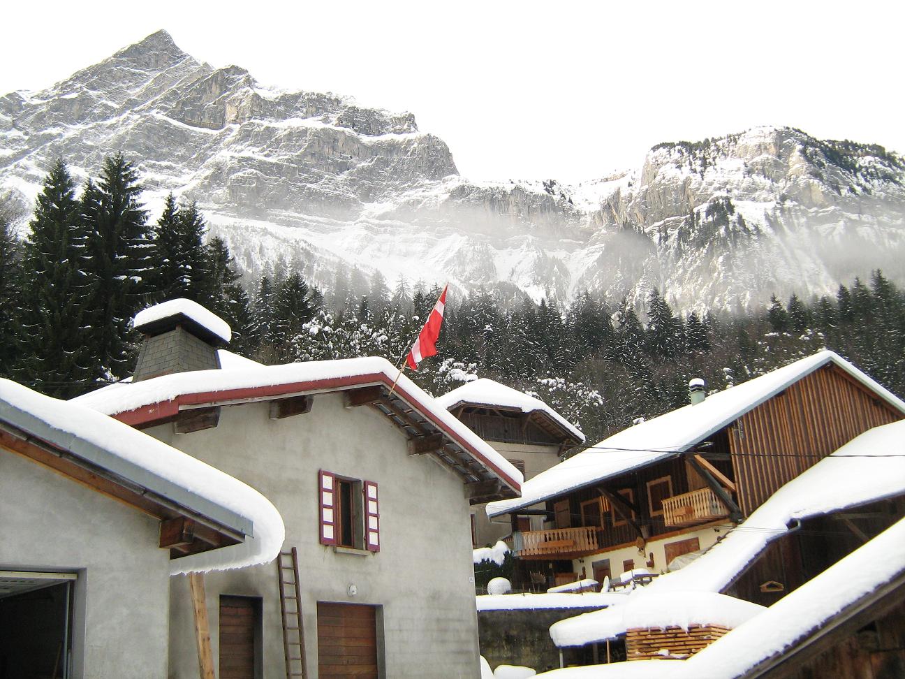 Le haut du village sous la neige.