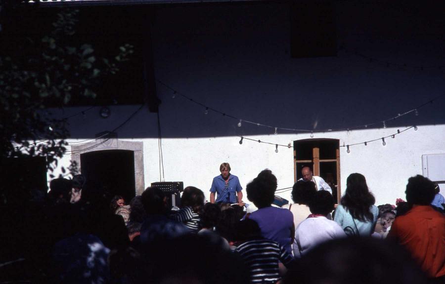 Discours du Pr&eacute;sident  du Comit&eacute; d'Areu, Bernard Cartier "M&eacute;mo" avant la messe.