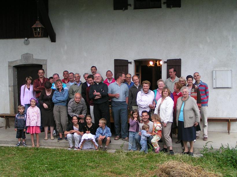 Ap&eacute;ro apr&egrave;s la messe annuelle le 26 juillet 2008